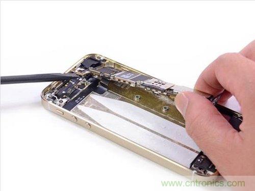 土豪金iPhone 5S拆解：內(nèi)部結(jié)構(gòu)升級(jí)，維修難度增加