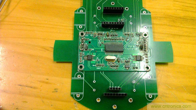牛人力作！PCB版藍(lán)牙智能小車DIY