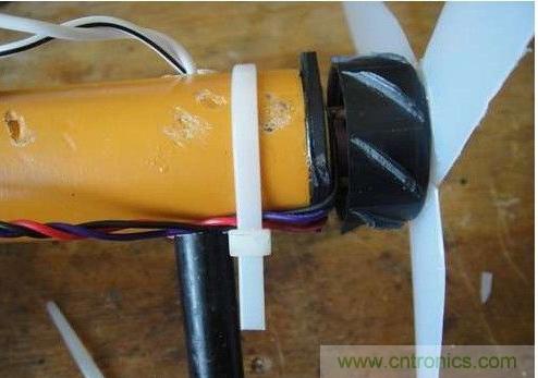 創(chuàng)意DIY！迷你風(fēng)力發(fā)電機(jī)！