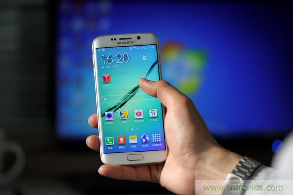 三星S6 Edge+拆解：比S6 Edge加在哪里？