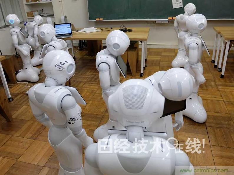 拆解筆記本不過癮，那就來拆拆日本情感機器人吧！