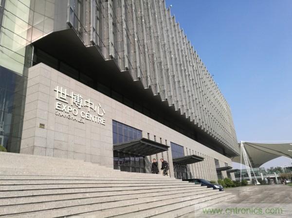 新旗艦Mate 8全評(píng)測(cè)：橫空出世！能否延續(xù)一機(jī)難求？