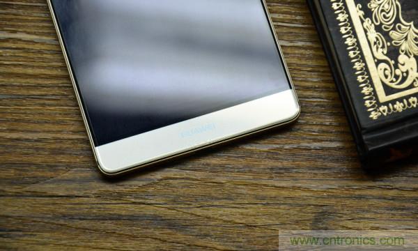 新旗艦Mate 8全評(píng)測(cè)：橫空出世！能否延續(xù)一機(jī)難求？