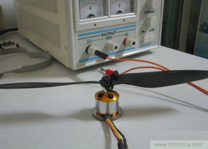 無人機 DIY 制作全過程，酷得不要不要的！