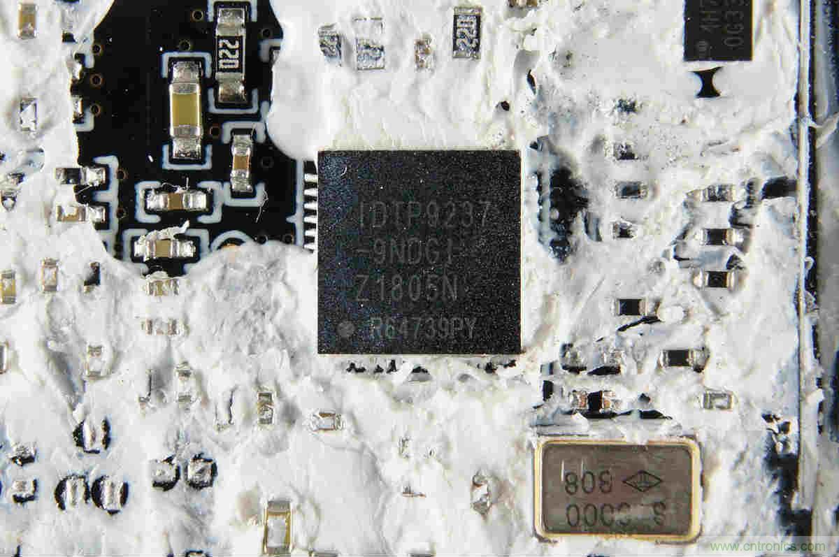 拆解對(duì)比：系出同門，小米、紫米無線充電器的差別有多大？