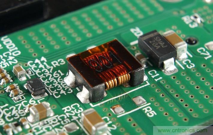 拆解對(duì)比：系出同門，小米、紫米無線充電器的差別有多大？