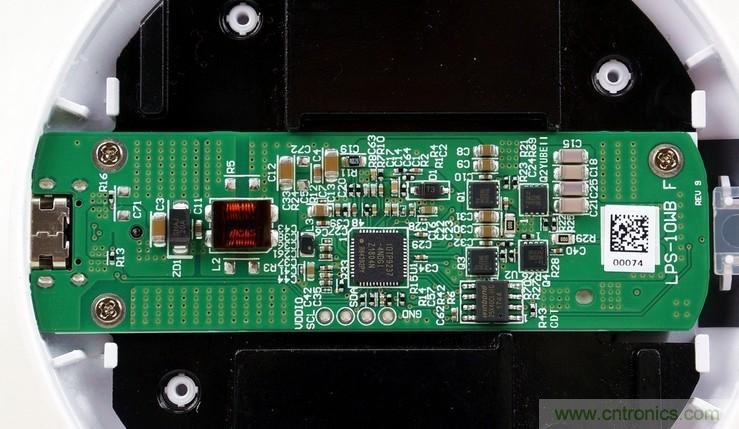 拆解對(duì)比：系出同門，小米、紫米無線充電器的差別有多大？