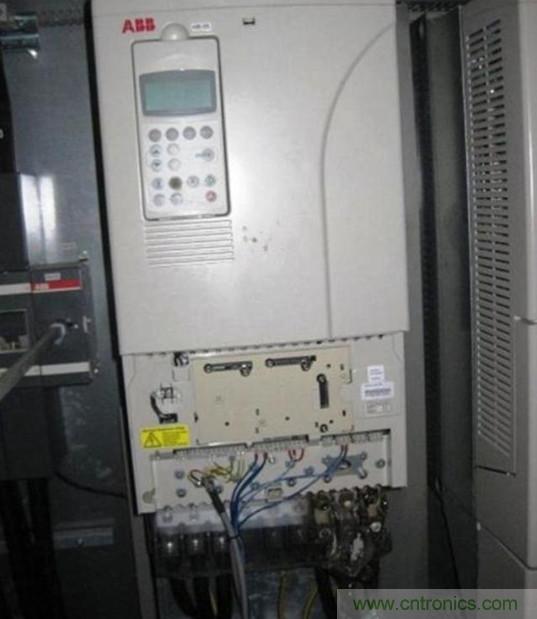 變頻器的輸出頻率調(diào)高，那么輸出電壓將如何提高？